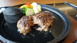 地元和牛のハンバーグ2